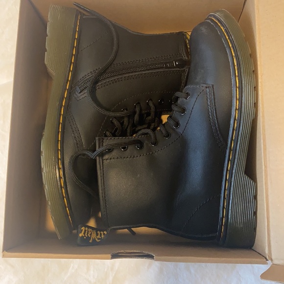 Dr Martens kids boot - Picture 4 of 4